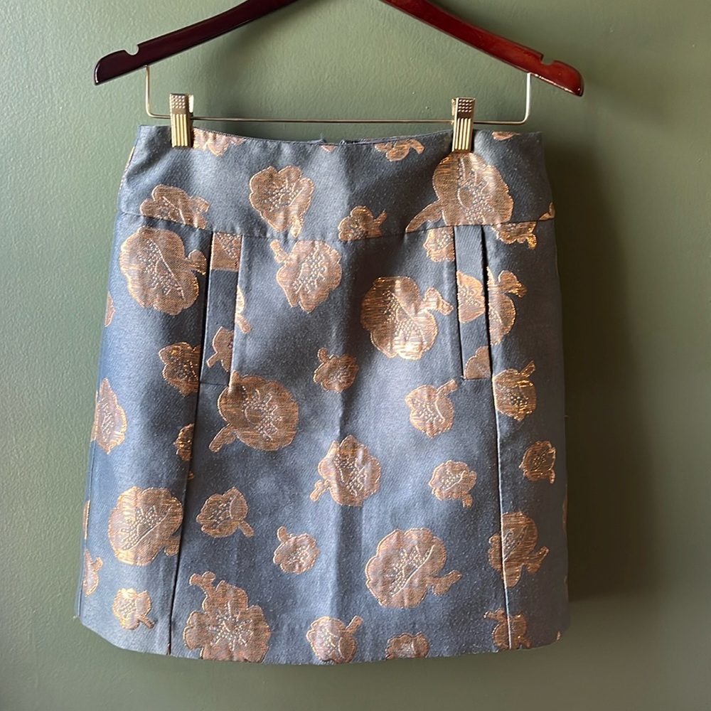 Anne Taylor - 6 - Paneled Golden Floral Mini Skirt w/ Pockets